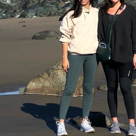 Aritzia TNA windbreaker quarter zip - Picture 2 of 9